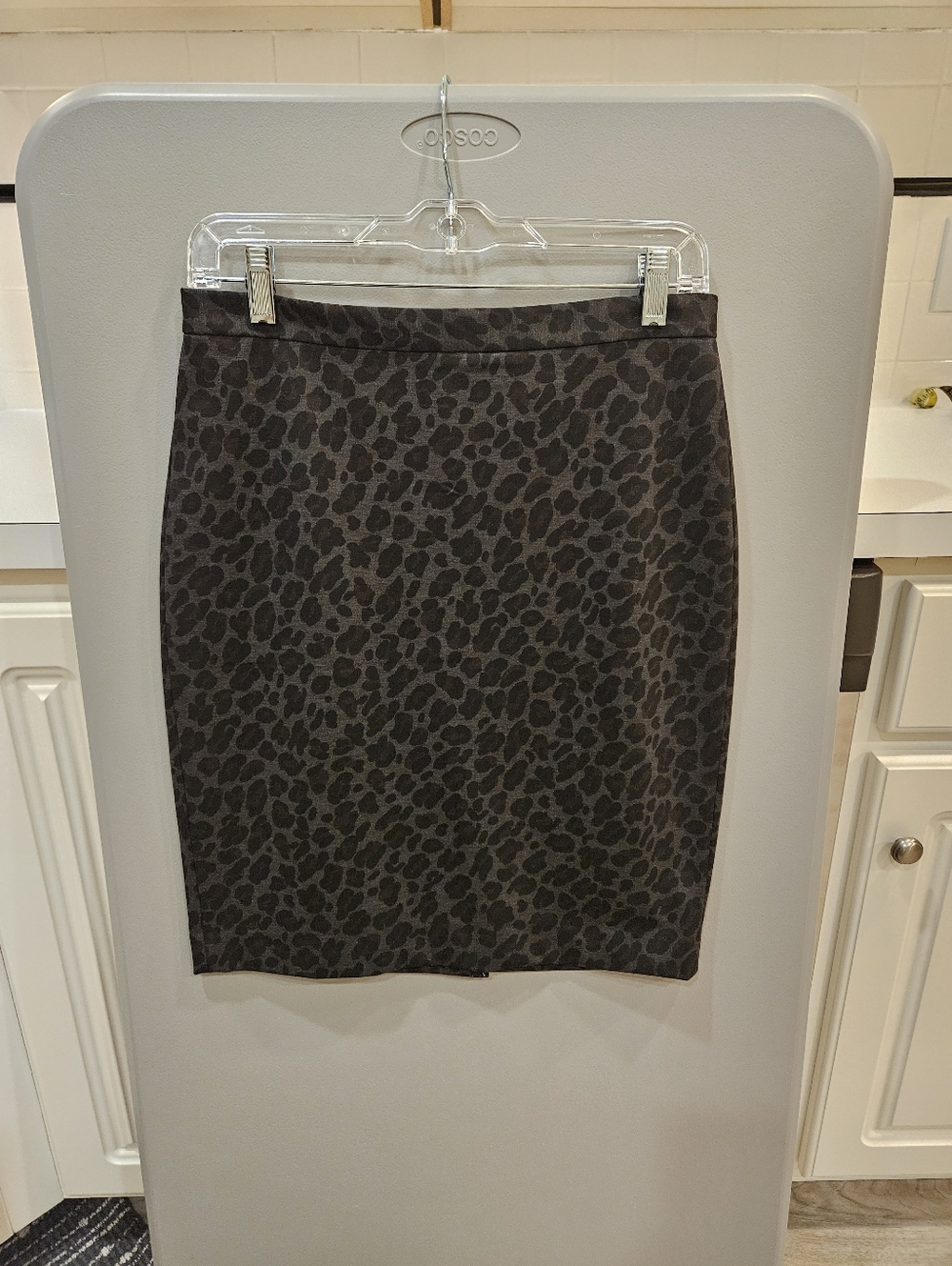 Ann Taylor Women's Animal Print Pencil Skirt Black/Gray, 2 Petite.